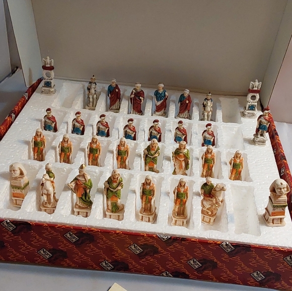 THE BATTLE OF ACTIUM HAND CAVED CHESS GAME  BY GABRIELE PACIONI - Picture 4 of 7